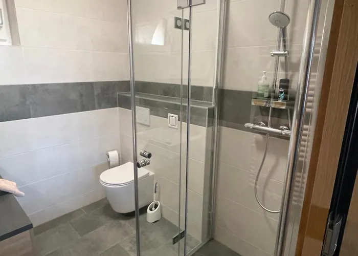 Gaestezimmer Weinhof Tropper Bed and Breakfast